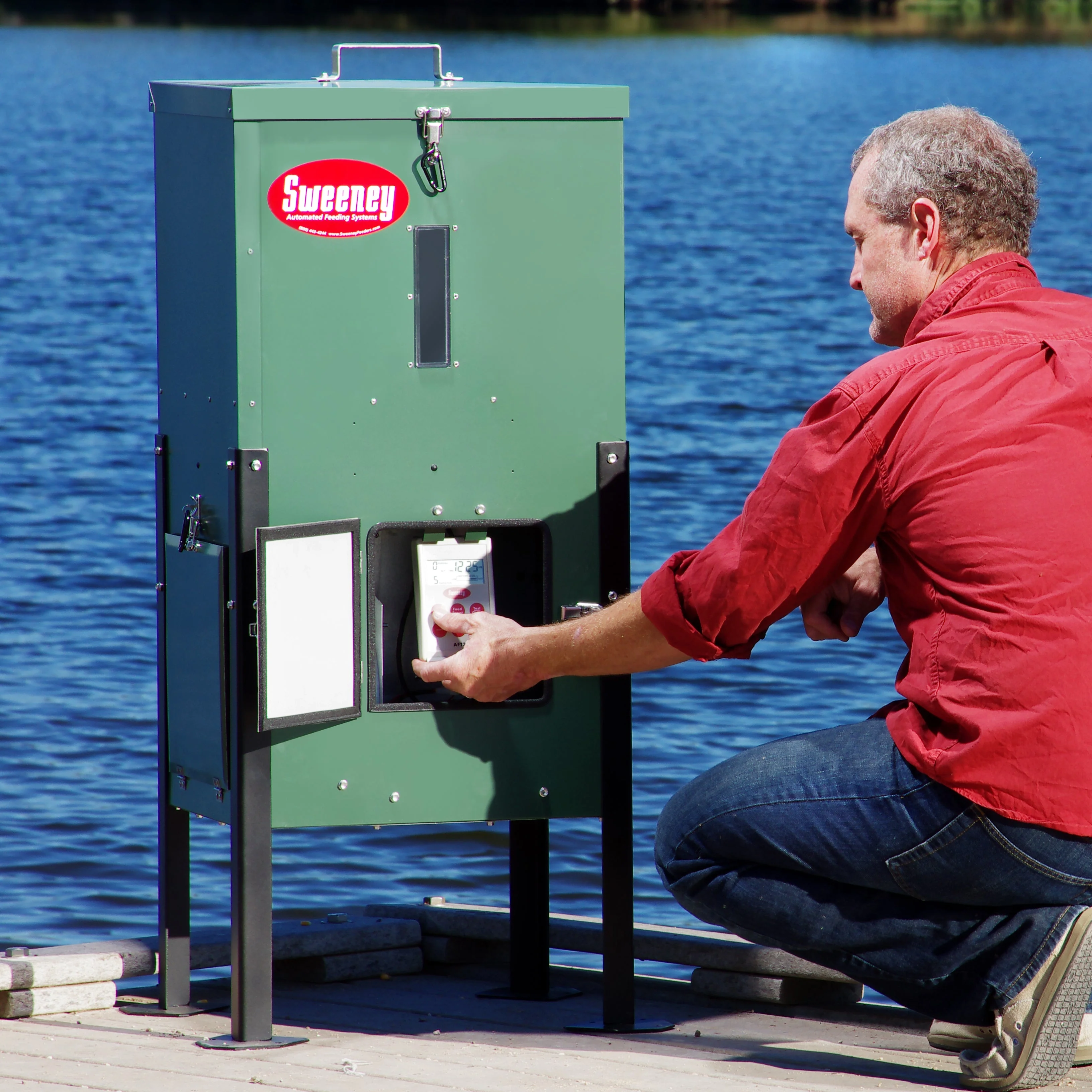 Sweeney Feeders 125 lb. Directional Fish Feeder, Silver with Dock Legs - Solar INCLUDED - Image 6