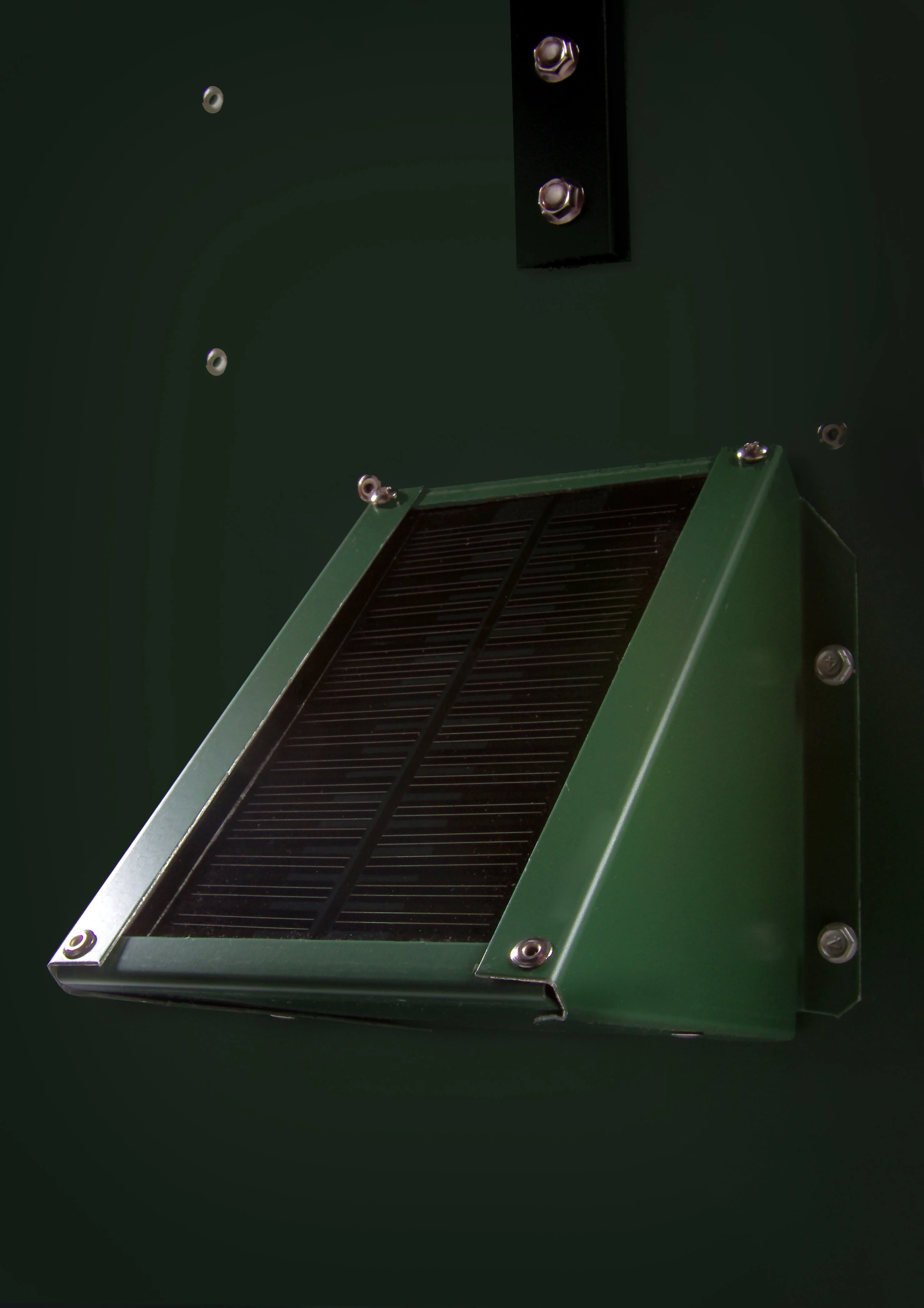 Sweeney Feeders - Wildlife & Deer Scatter Feeder - 300lb Capacity - Green - Image 3