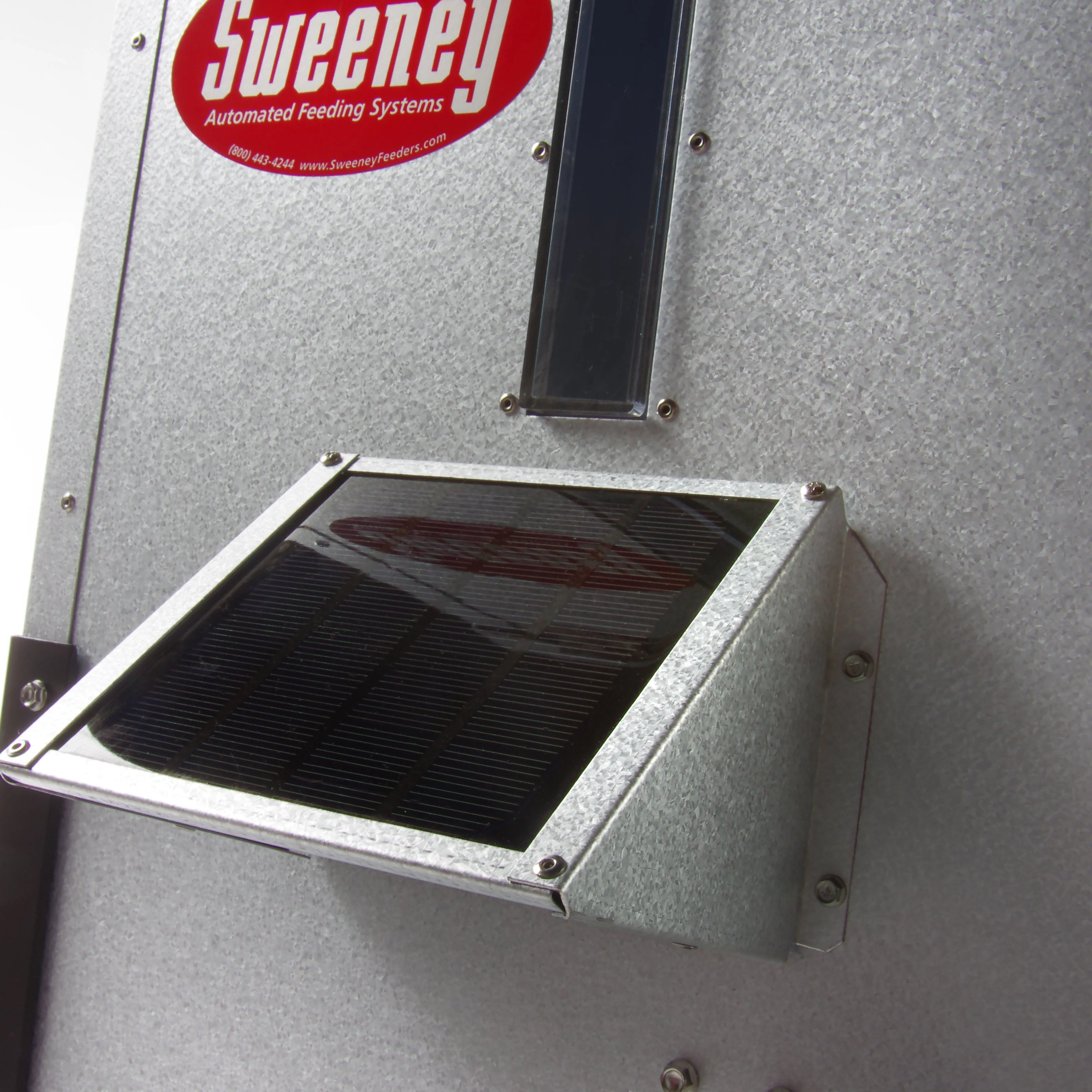 Sweeney Feeders Solar Charger For All Directional Feeders - 12 Volt / 2 Watt - Image 3