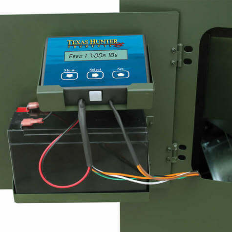 Texas Hunter Lake & Pond Directional Fish Feeder with Straight Legs. 250 lb.  Capacity - Image 11
